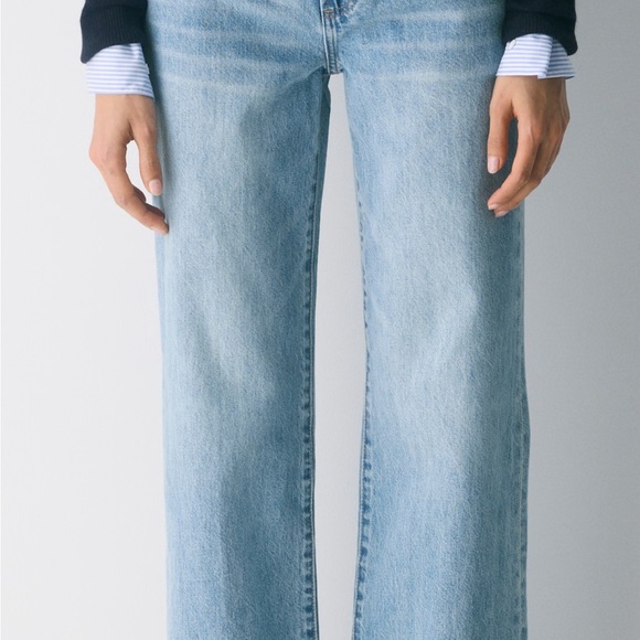 Brand New Aritzia Denim Forum Light Blue Hi-Rise Jeans - Picture 5 of 8